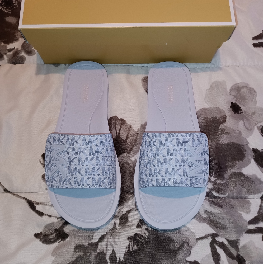 Michael Kors MK Slides Sandals - Picture 4 of 10